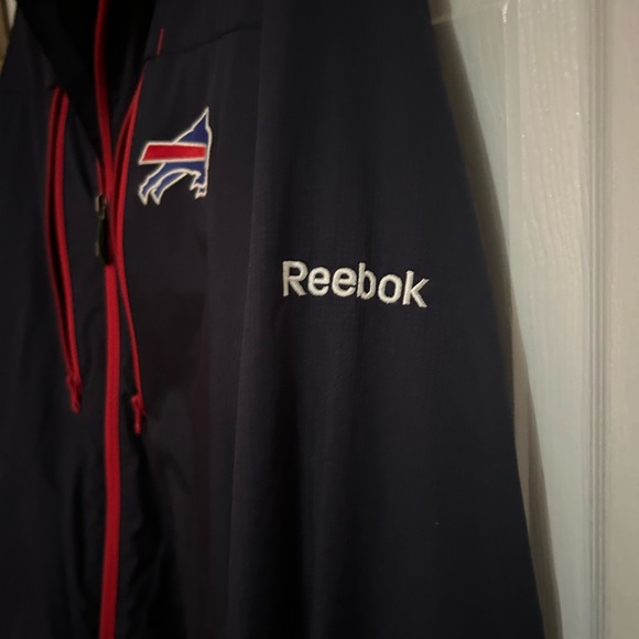 Small - Reebok - Onfield - Buffalo Bills Jacket
NWT 
Never worn - Picture 4 of 4